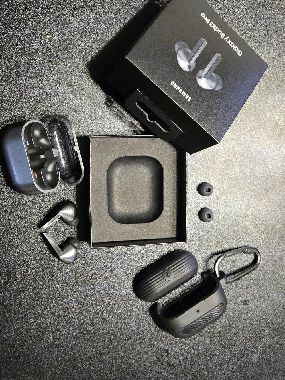 Samsung Galaxy Buds3 Pro with Protective Case